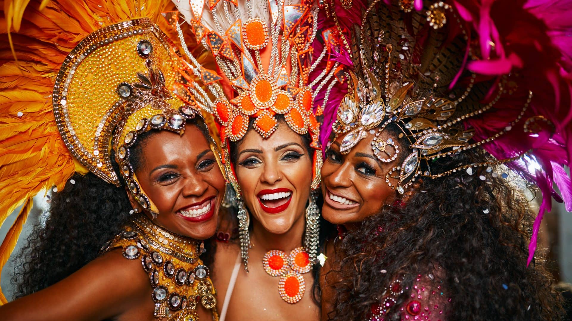Danseuses de samba en costume